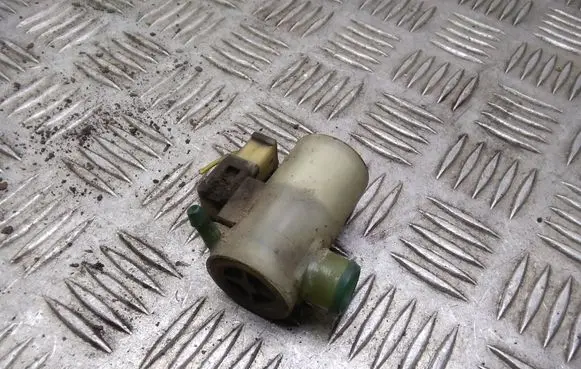 Subaru Legacy Windscreen/windshield washer pump