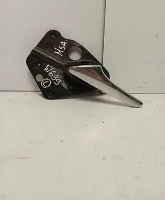 Mercedes-Benz Vito Viano W639 Front door interior handle A6397600361 6397600361