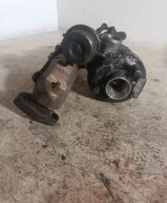 Volkswagen PASSAT B5 Turbo 028145702