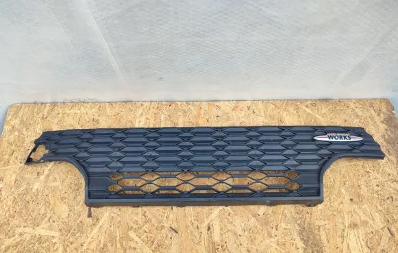 Mini One - Cooper F56 F55 Front bumper upper radiator grill 9450618