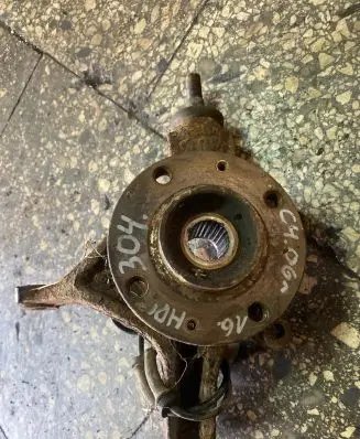 Citroen C4 I Front wheel hub