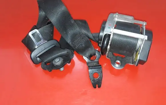 Seat Toledo IV (NH) Front seatbelt 6154937D