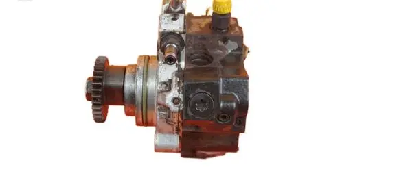 Mercedes-Benz CLS C219 Fuel injection high pressure pump 0445010145 642920