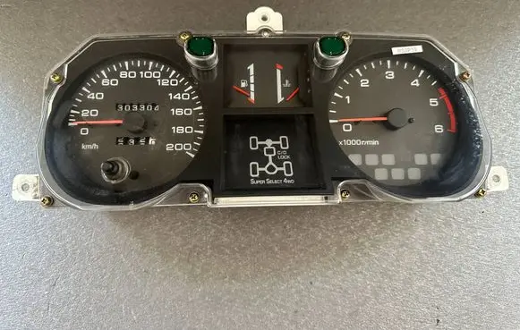 Mitsubishi Pajero Speedometer (instrument cluster) MR390920 MR356267 MB878532