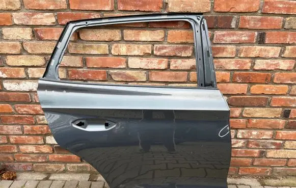 Skoda Enyaq iV Rear door