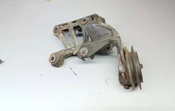 Nissan Terrano Generator/alternator bracket F3123