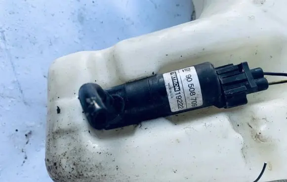 Saab 9-5 Headlight washer pump 90508709 19222
