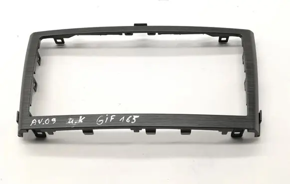 Toyota Avensis T270 Radio/GPS head unit trim 0519005210