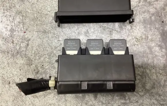 Subaru Forester SH Relay mounting block RB203300B