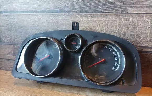Opel Antara Speedometer (instrument cluster)