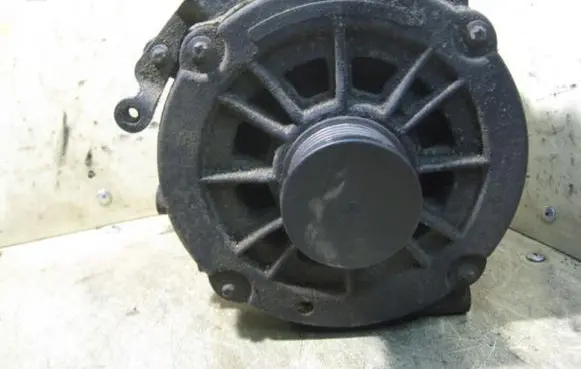 Mercedes-Benz E W210 Generator/alternator A0001501650 32CDI