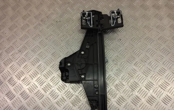 Opel Mokka X Rear door window regulator with motor 9843774280