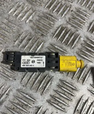 Audi A6 S6 C5 4B Airbag deployment crash/impact sensor 4B0959643C 040202 0231A04QN723