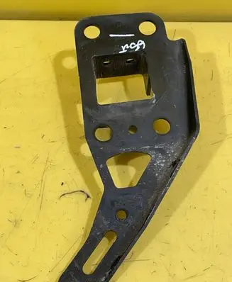 Audi A6 S6 C6 4F Radiator support slam panel bracket 4F0805500