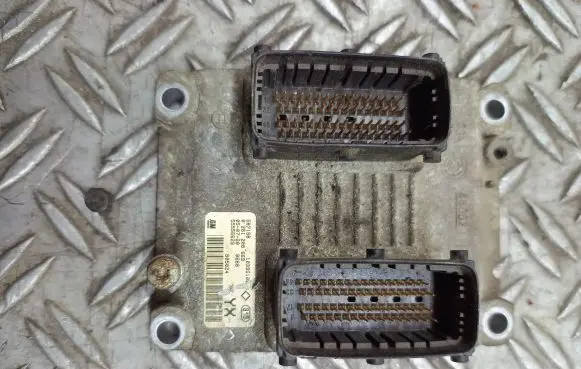 Opel Zafira B Engine control unit/module