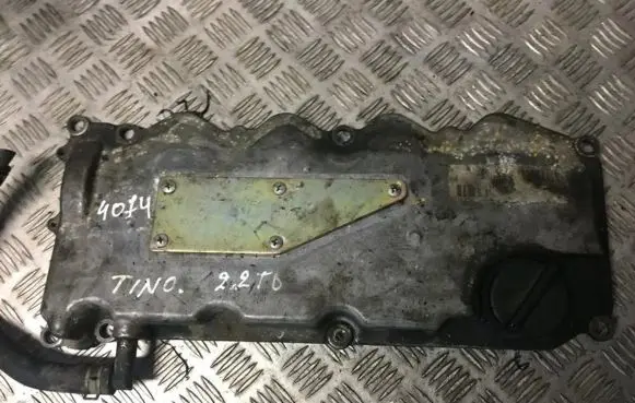 Nissan Almera Tino Rocker cam cover 