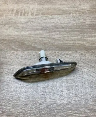 BMW 5 E60 E61 Front fender indicator light 7165742