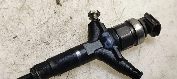 Subaru Forester SH Fuel injector 16613AA020 08K11237