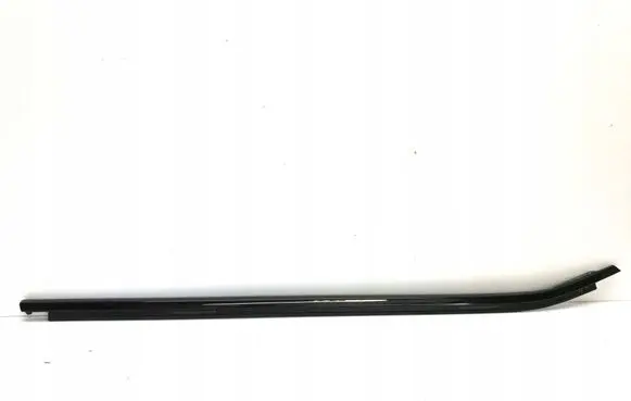 BMW X3 G01 Door glass trim 7410016