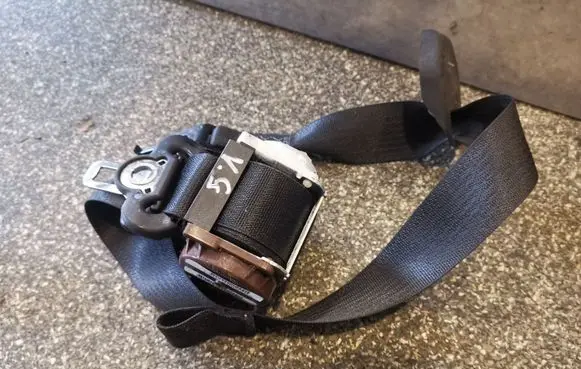 Dodge Durango Rear seatbelt