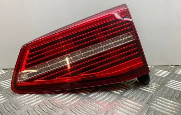 Volkswagen PASSAT B8 Tailgate rear/tail lights 3G9945308A
