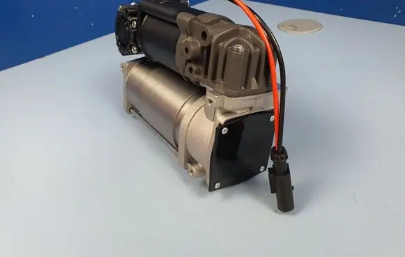 Mercedes-Benz CLS C218 X218 Air suspension compressor/pump 2123200104 A2123200104 2123200404