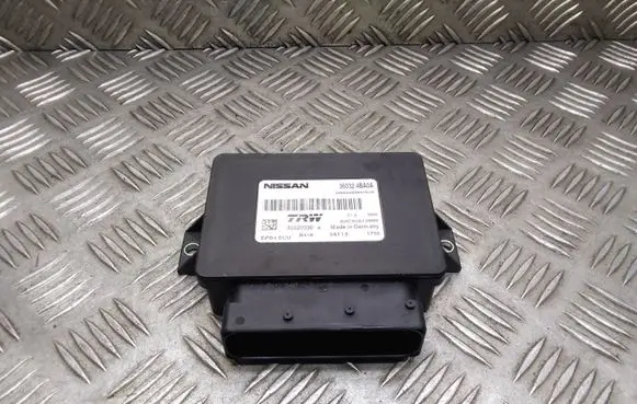 Nissan Qashqai Hand brake control module 360324BA0A 32620330