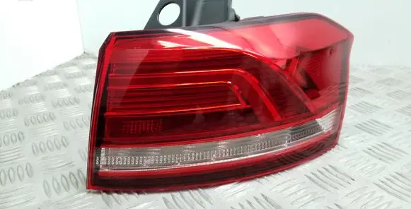 Volkswagen PASSAT B8 Rear/tail lights 3G9945312