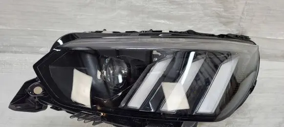 Peugeot 208 Headlight/headlamp 9841642080 L615789 01FCRPL126