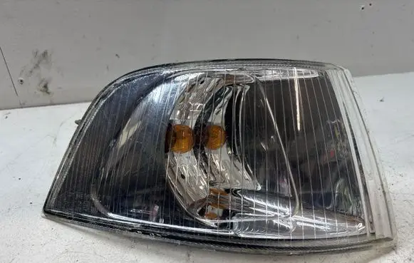 Volvo S40, V40 Front indicator light 18A113B
