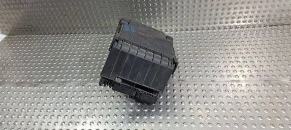 Volkswagen Golf VI Fuse box set 1K0937125D