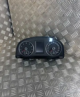 Speedometer (instrument cluster)