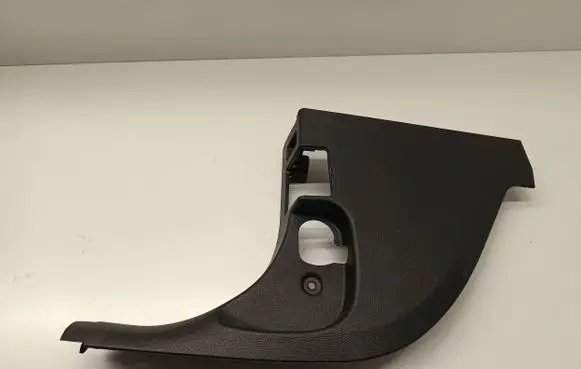 Foot area side trim