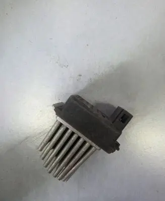 Audi A4 S4 B6 8E 8H Heater blower motor/fan resistor 4B0820521