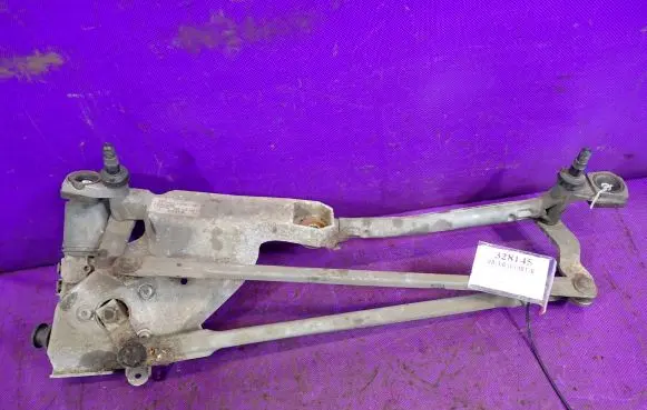 Ford Fiesta Front wiper linkage and motor 8A61-17500-AD
