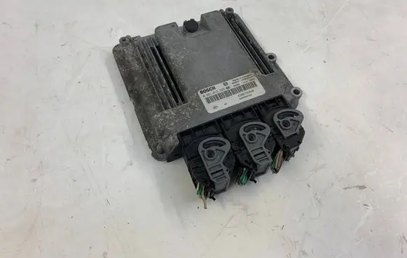 Renault Laguna III Engine control unit/module 0281015323