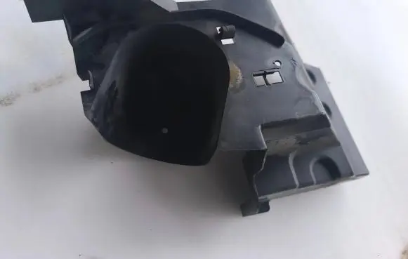 Opel Vivaro Air intake duct part 8200422830