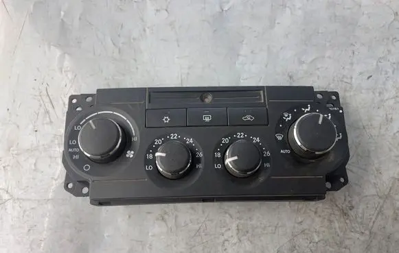 Jeep Grand Cherokee (WK) Climate control unit P55037981AC