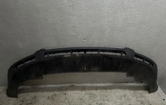 Front bumper lip