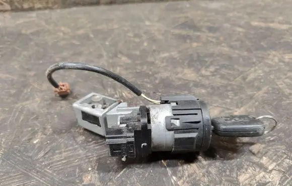 Peugeot 308 Ignition lock 36410600