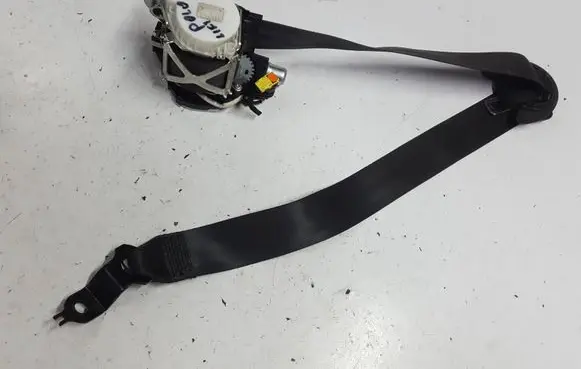 Volkswagen Polo V 6R Front seatbelt 