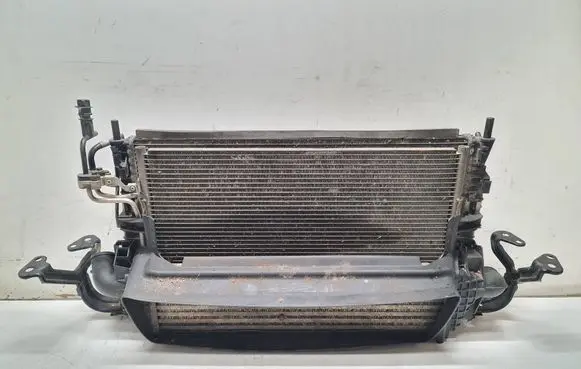Volvo V50 Radiator set 19AUG2005 3M5H8005TL