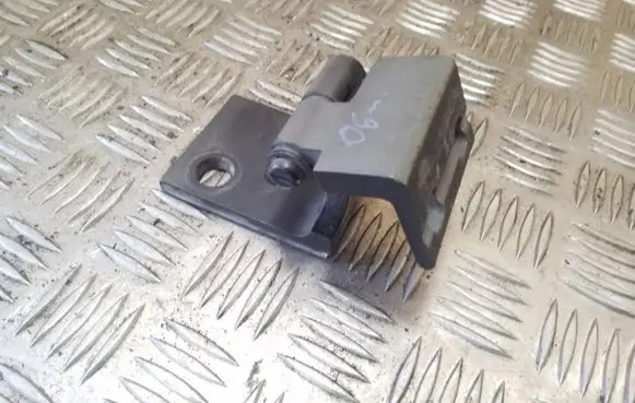 BMW X5 E53 Front door upper hinge 82651529