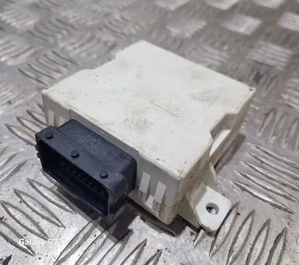 Toyota Avensis T250 Window wiper relay 150696