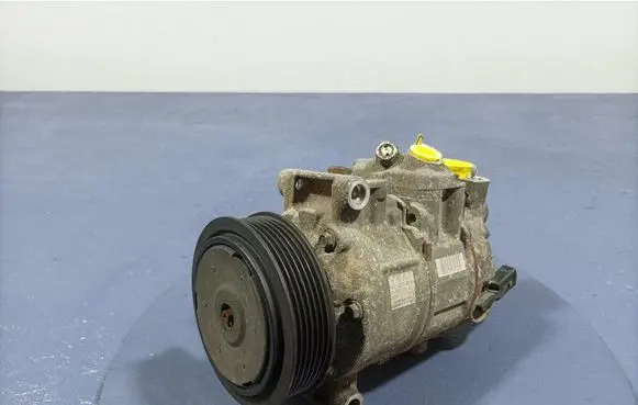Volkswagen PASSAT B6 Air conditioning (A/C) compressor (pump) 1K0820808A