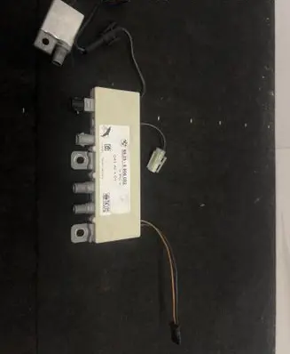 BMW 5 E39 Antenna control unit 65256906082 041AI01