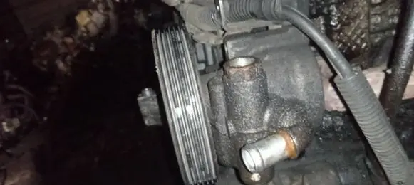 Citroen Berlingo Power steering pump 9637000980
