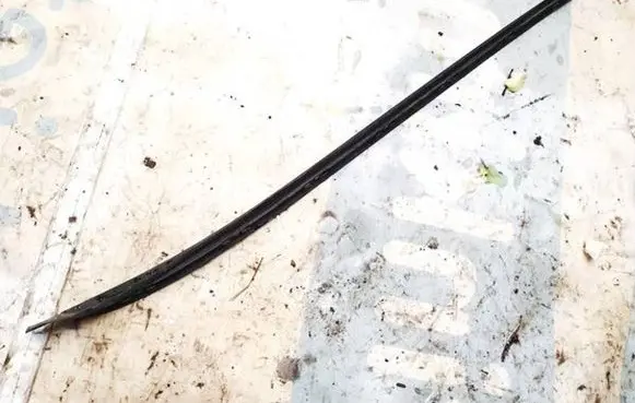 Seat Ibiza IV (6J,6P) Front door glass trim molding 6j0854320a