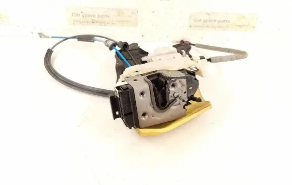 Mercedes-Benz E W212 Rear door lock 2047301335 2047303935