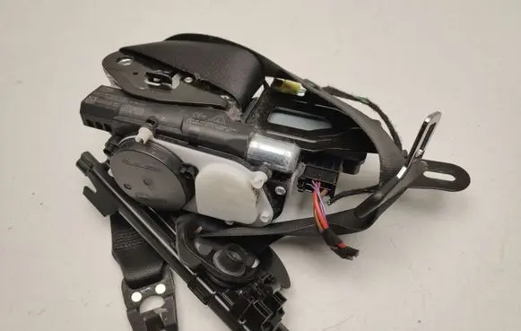 Mercedes-Benz E W213 Front seatbelt A2138605600